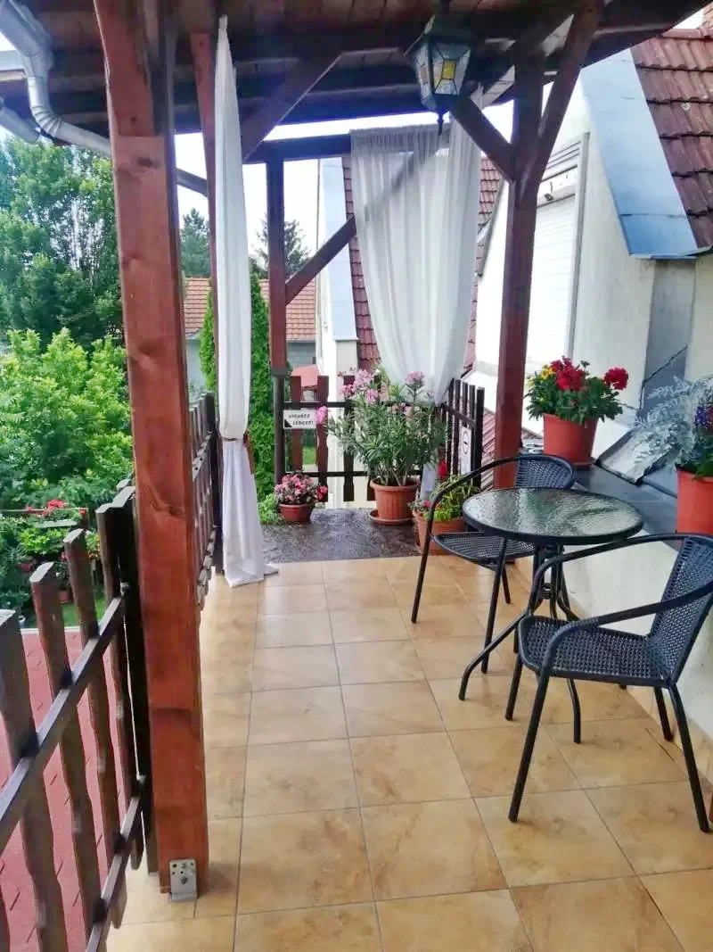 Jula Cazare | Sat de vacanță (K0086-24) Imaginea poate fi supusă drepturilor de autor. Se recomandă contactarea titularului drepturilor.