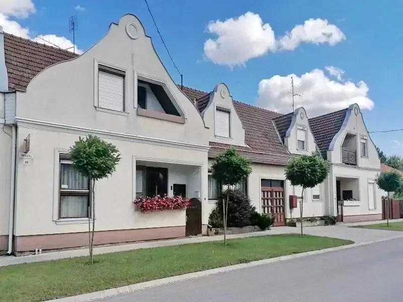 Jula Cazare | Cabană (K0086-33) Imaginea poate fi supusă drepturilor de autor. Se recomandă contactarea titularului drepturilor.