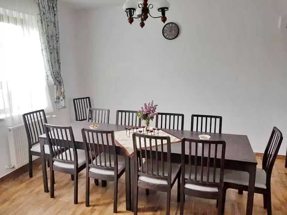 Rugănești Cazare | Pensiune (K1261-5) Imaginea poate fi supusă drepturilor de autor. Se recomandă contactarea titularului drepturilor. Rugănești Cazare | Pensiune (K1261-5) Imaginea poate fi supusă drepturilor de autor. Se recomandă contactarea titularului drepturilor.