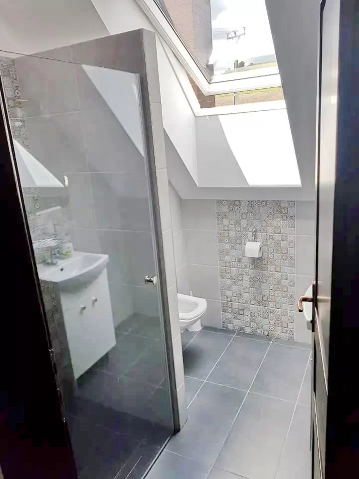 Rugănești Cazare | Motel (K1261-16) Imaginea poate fi supusă drepturilor de autor. Se recomandă contactarea titularului drepturilor.