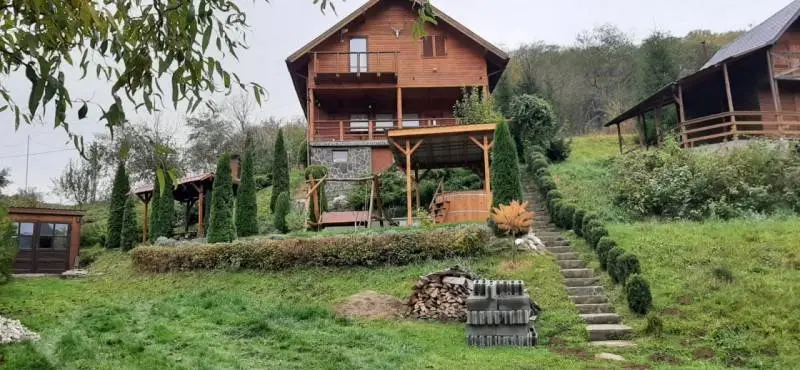 Bezidu Nou Cazare | Cabană (K0648-19) Imaginea poate fi supusă drepturilor de autor. Se recomandă contactarea titularului drepturilor. Bezidu Nou Cazare | Cabană (K0648-19) Imaginea poate fi supusă drepturilor de autor. Se recomandă contactarea titularului drepturilor.