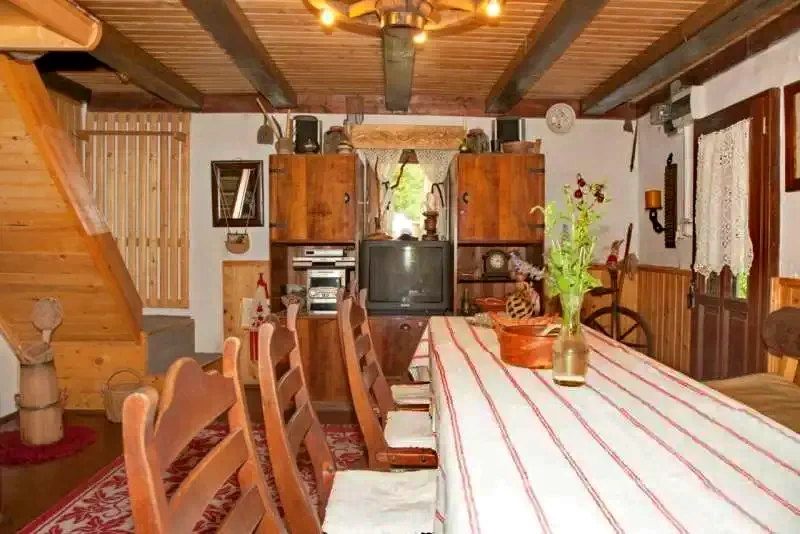 Gyilkostó Szállás | Üdülőfalu (K1242-1) A kép szerzői jogvédelem alatt állhat. Javasolt a kapcsolatfelvétel a jog tulajdonossal.