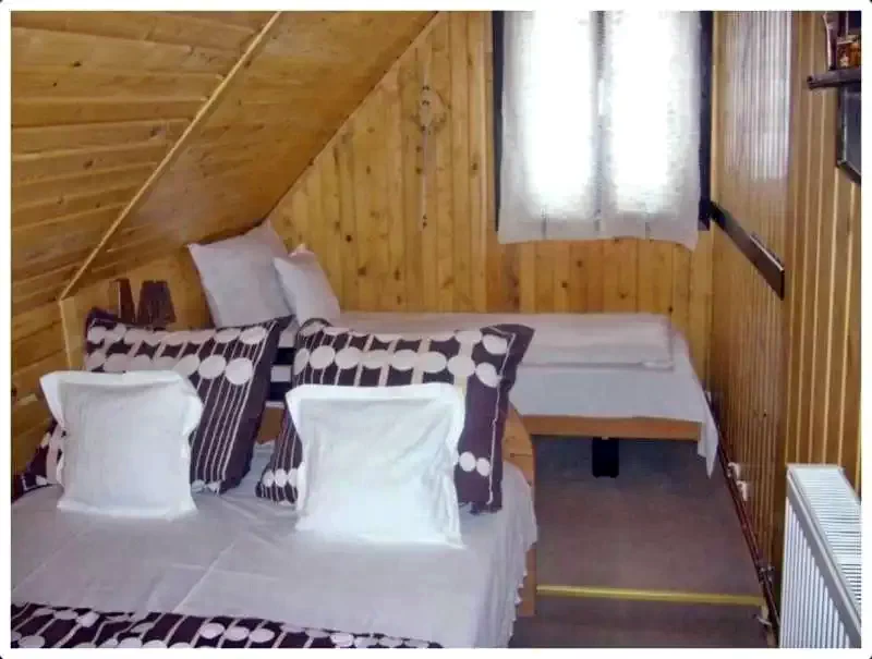 Lacu Roșu Cazare | Sat de vacanță (K1242-24) Imaginea poate fi supusă drepturilor de autor. Se recomandă contactarea titularului drepturilor.