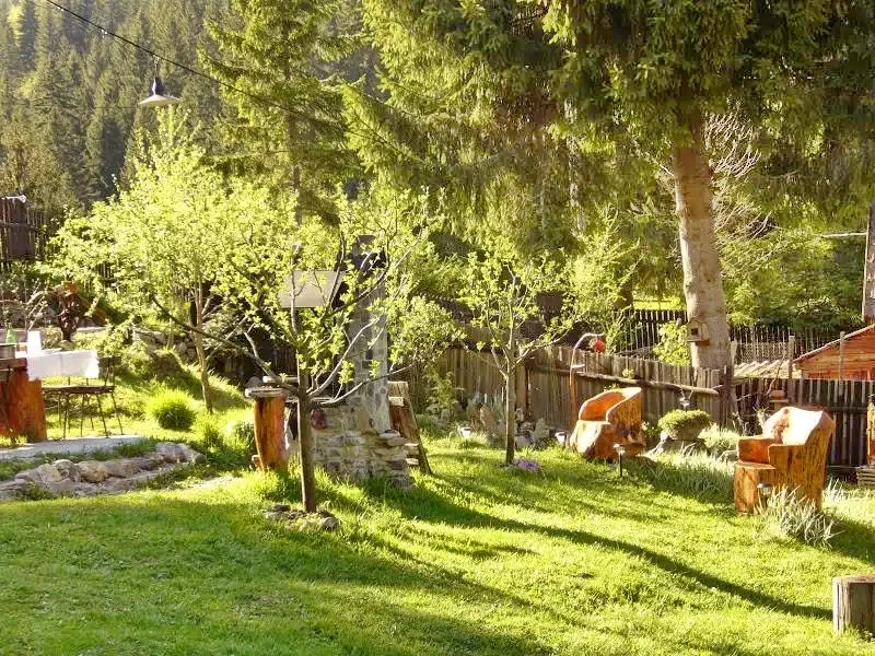 Gyilkostó Szállás | Üdülőfalu (K1242-50) A kép szerzői jogvédelem alatt állhat. Javasolt a kapcsolatfelvétel a jog tulajdonossal.