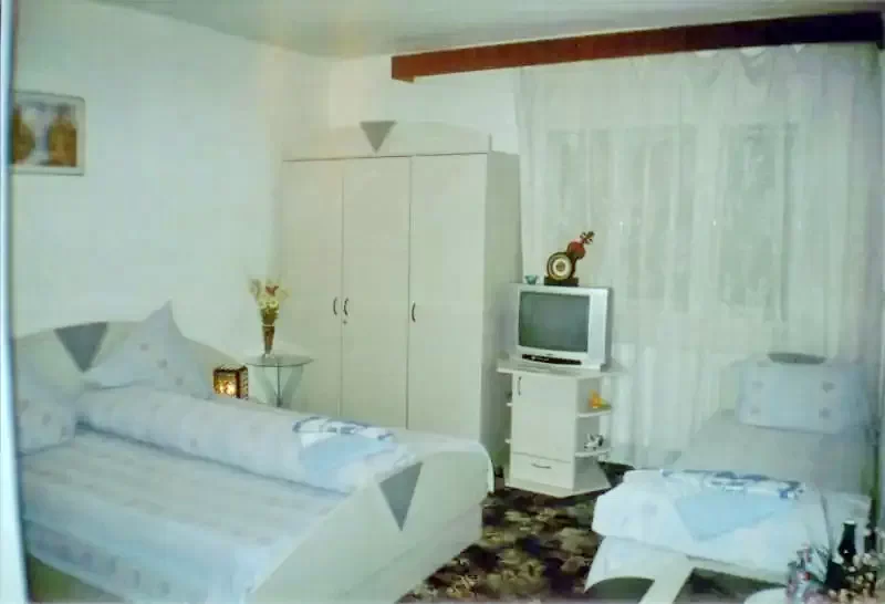 Rășinari Cazare | Motel (K0598-11) Imaginea poate fi supusă drepturilor de autor. Se recomandă contactarea titularului drepturilor.