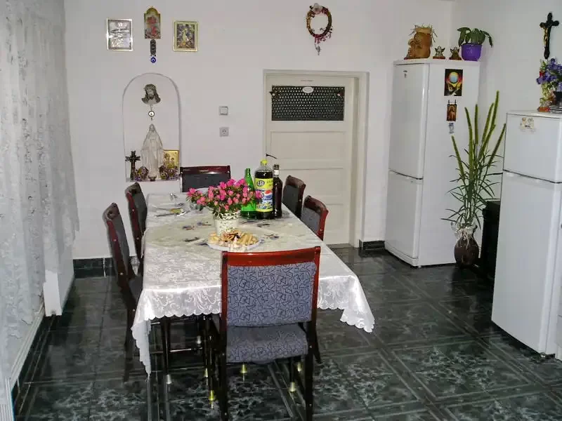 Resinár Szállás | Motel (K0598-19) A kép szerzői jogvédelem alatt állhat. Javasolt a kapcsolatfelvétel a jog tulajdonossal.