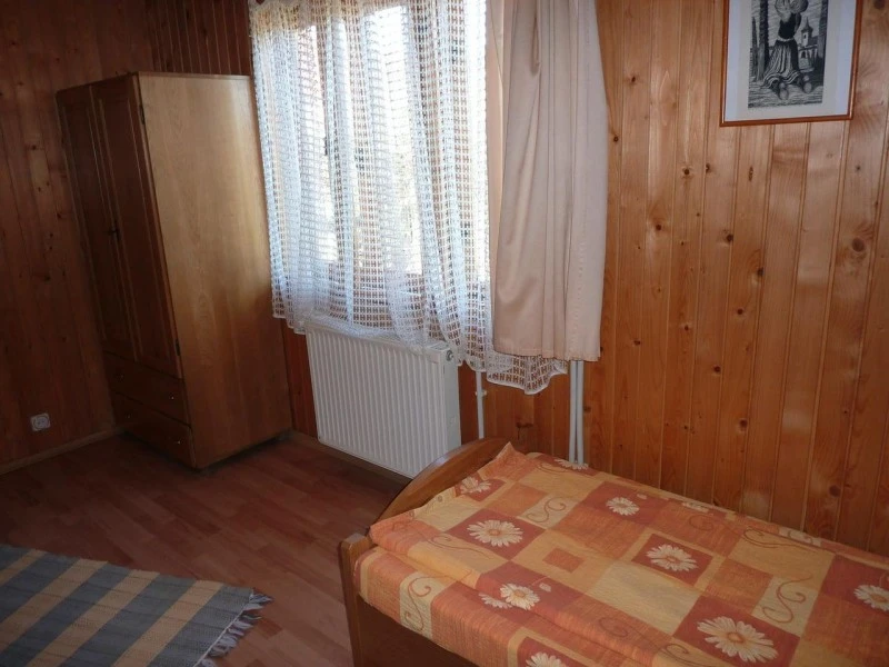 Hoghia Cazare | Cabană (K0436-26) Imaginea poate fi supusă drepturilor de autor. Se recomandă contactarea titularului drepturilor. Hoghia Cazare | Cabană (K0436-26) Imaginea poate fi supusă drepturilor de autor. Se recomandă contactarea titularului drepturilor.