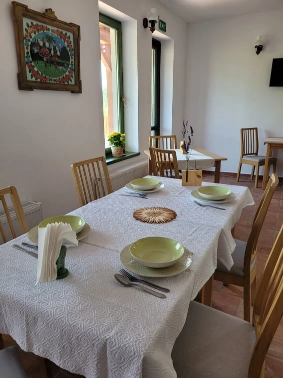 Sic Cazare | Motel (K1538-5) Imaginea poate fi supusă drepturilor de autor. Se recomandă contactarea titularului drepturilor.