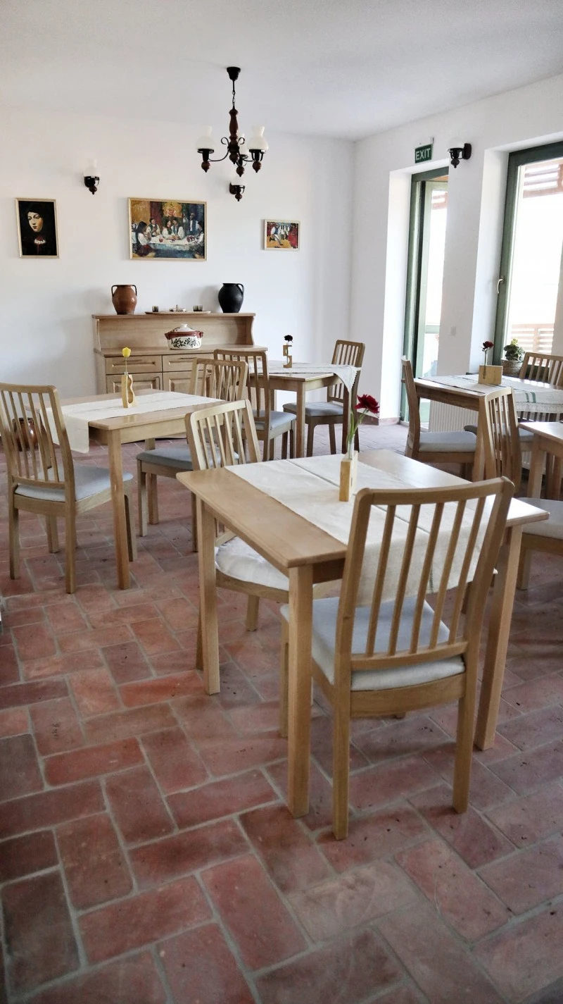 Szék Szállás | Motel (K1538-6) A kép szerzői jogvédelem alatt állhat. Javasolt a kapcsolatfelvétel a jog tulajdonossal.