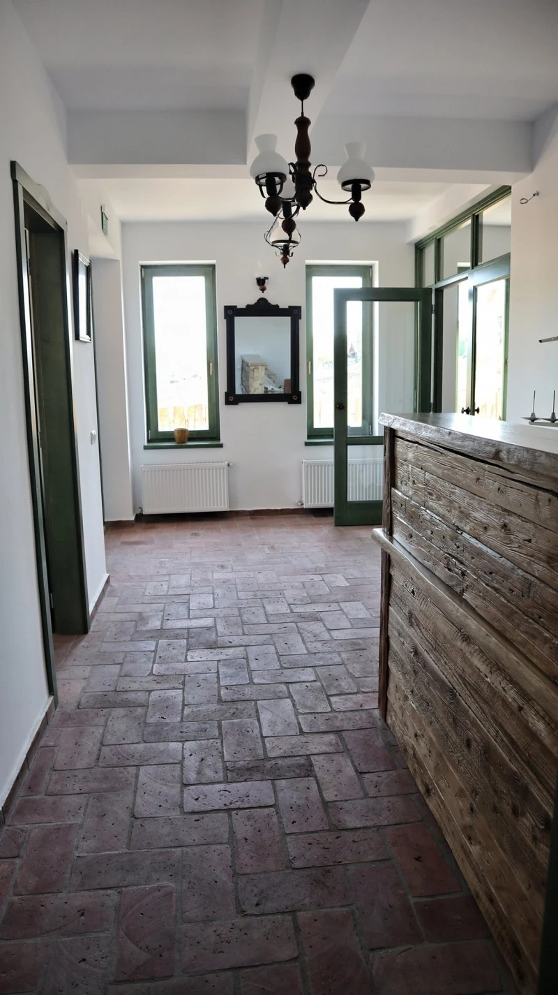 Sic Cazare | Motel (K1538-17) Imaginea poate fi supusă drepturilor de autor. Se recomandă contactarea titularului drepturilor.