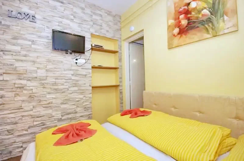 Jula Cazare | Cabană (K0005-9) Imaginea poate fi supusă drepturilor de autor. Se recomandă contactarea titularului drepturilor.