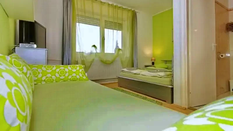 Cazare Gyula / Leila Apartman. Imaginea poate fi supusă drepturilor de autor. Se recomandă contactarea titularului drepturilor.