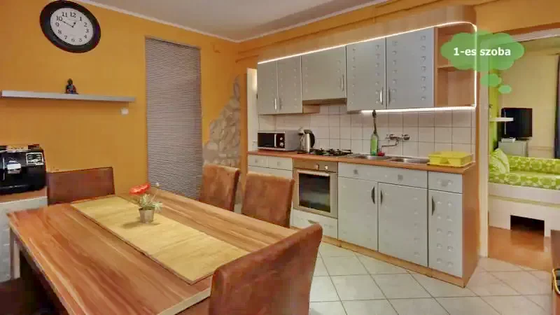 Cazare Gyula / Leila Apartman. Imaginea poate fi supusă drepturilor de autor. Se recomandă contactarea titularului drepturilor.