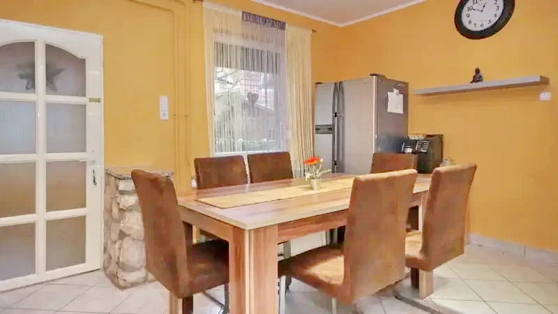 Jula Cazare | Cabană (K0005-30) Imaginea poate fi supusă drepturilor de autor. Se recomandă contactarea titularului drepturilor.