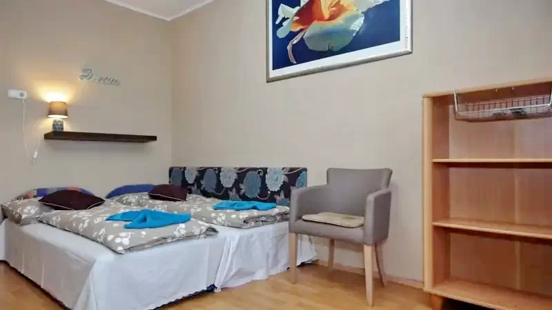 Jula Cazare | Cabană (K0005-33) Imaginea poate fi supusă drepturilor de autor. Se recomandă contactarea titularului drepturilor.