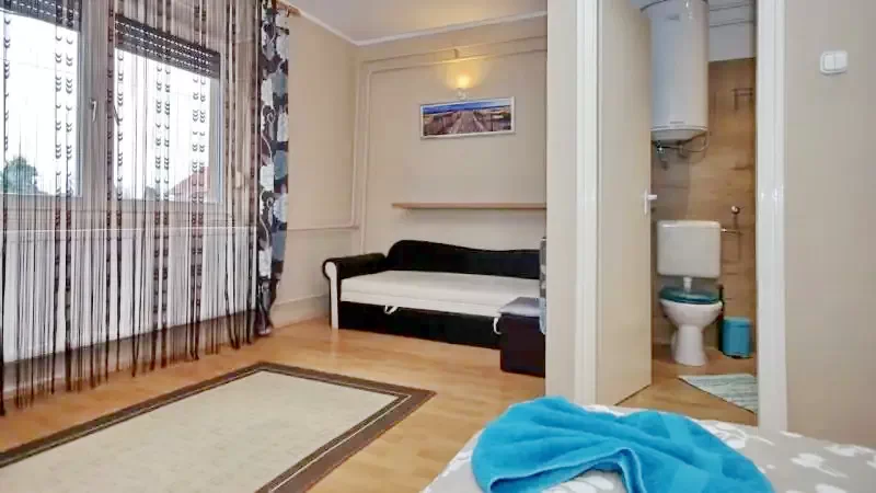 Cazare Gyula / Leila Apartman. Imaginea poate fi supusă drepturilor de autor. Se recomandă contactarea titularului drepturilor.