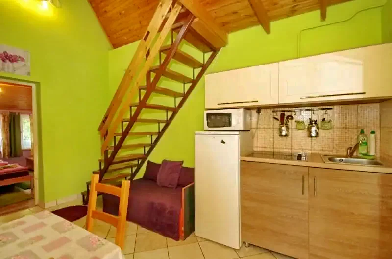 Jula Cazare | Cabană (K0005-36) Imaginea poate fi supusă drepturilor de autor. Se recomandă contactarea titularului drepturilor.