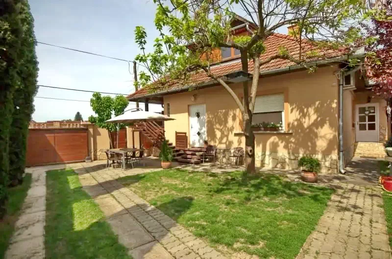 Cazare Gyula / Leila Apartman. Imaginea poate fi supusă drepturilor de autor. Se recomandă contactarea titularului drepturilor.