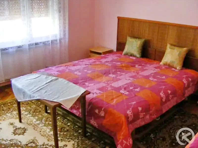 Jula Cazare | Sat de vacanță (K0004-2) Imaginea poate fi supusă drepturilor de autor. Se recomandă contactarea titularului drepturilor.