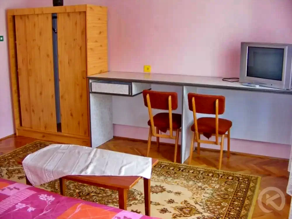 Jula Cazare | Sat de vacanță (K0004-3) Imaginea poate fi supusă drepturilor de autor. Se recomandă contactarea titularului drepturilor.