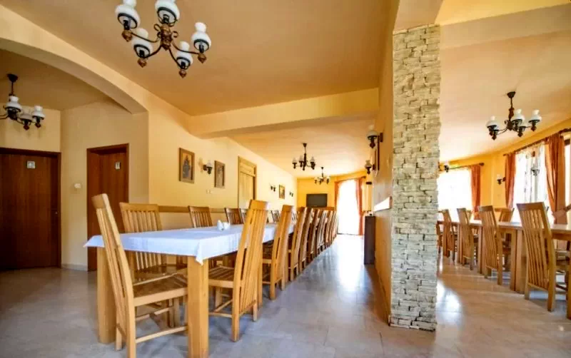 Cătrușa Cazare | Motel (K0482-1) Imaginea poate fi supusă drepturilor de autor. Se recomandă contactarea titularului drepturilor.