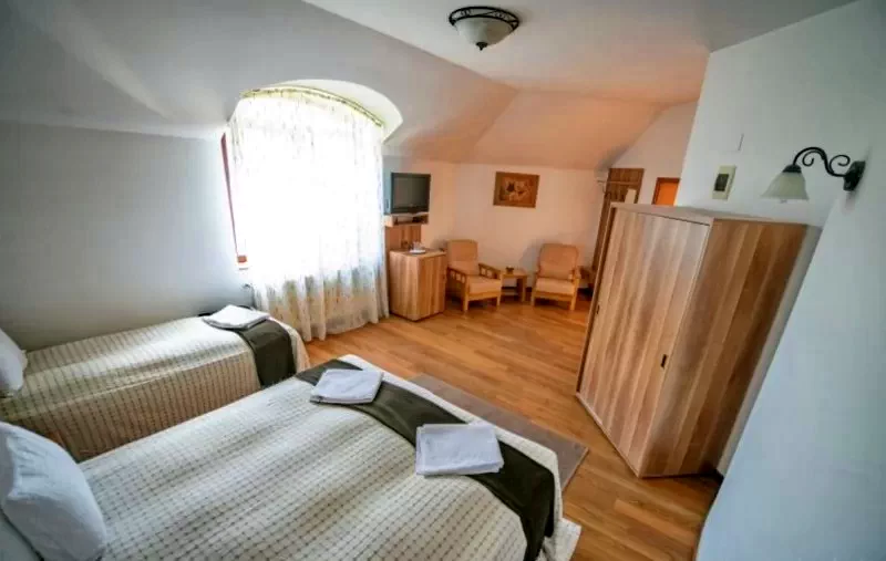 Cătrușa Cazare | Motel (K0482-8) Imaginea poate fi supusă drepturilor de autor. Se recomandă contactarea titularului drepturilor.