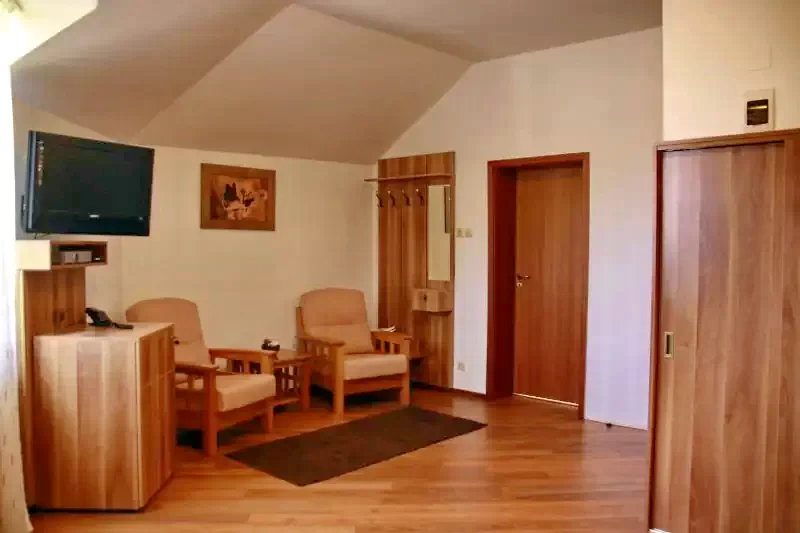 Cătrușa Cazare | Motel (K0482-10) Imaginea poate fi supusă drepturilor de autor. Se recomandă contactarea titularului drepturilor.