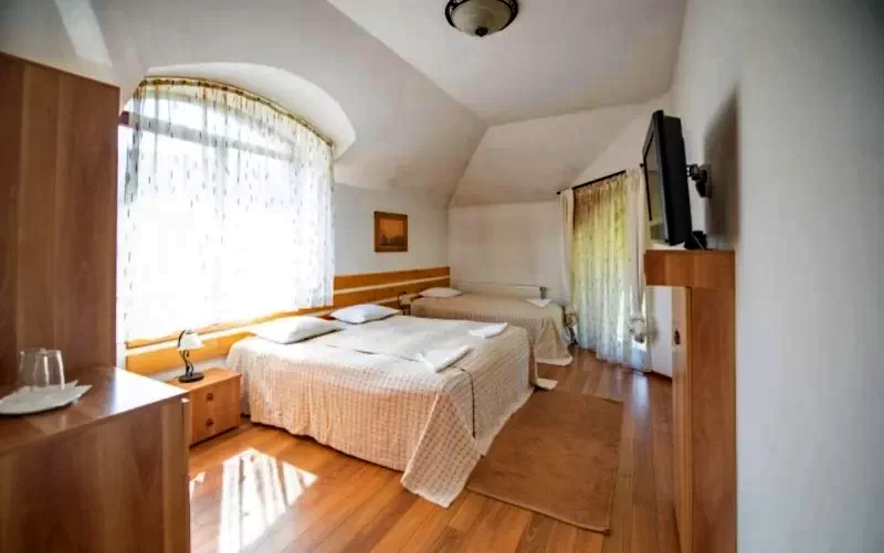 Katrosa Szállás | Motel (K0482-22) A kép szerzői jogvédelem alatt állhat. Javasolt a kapcsolatfelvétel a jog tulajdonossal.