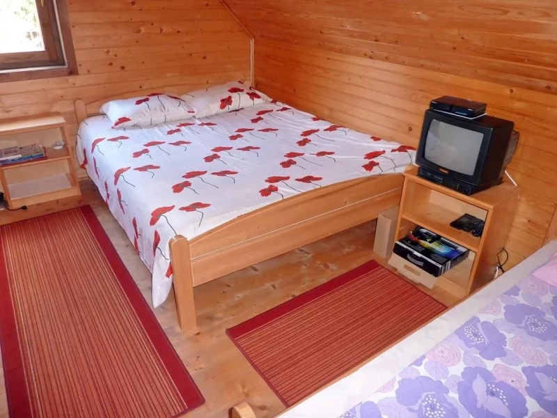 Barajul Zetea Cazare | Cabană (K0907-32) Imaginea poate fi supusă drepturilor de autor. Se recomandă contactarea titularului drepturilor. Barajul Zetea Cazare | Cabană (K0907-32) Imaginea poate fi supusă drepturilor de autor. Se recomandă contactarea titularului drepturilor.