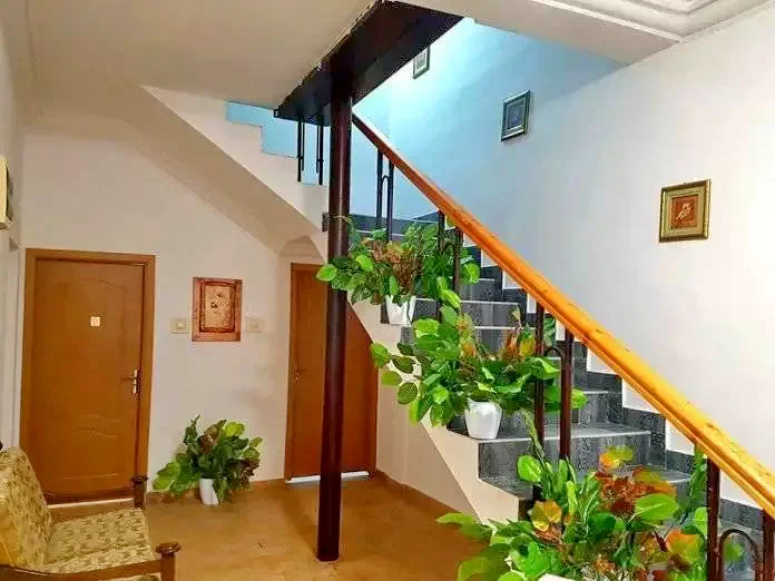 Alba Iulia Cazare | Vilă turistică (K1182-10) Imaginea poate fi supusă drepturilor de autor. Se recomandă contactarea titularului drepturilor.