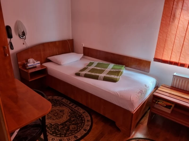 Sighetu Marmației Cazare | Pensiune turistică (K1064-8) Imaginea poate fi supusă drepturilor de autor. Se recomandă contactarea titularului drepturilor.