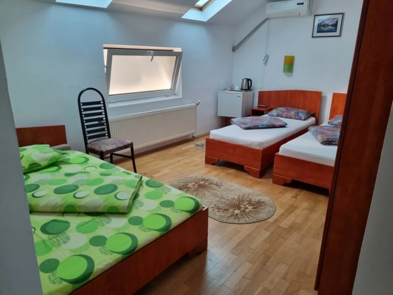 Máramarossziget Szállás | Turisztikai panzió (K1064-15) A kép szerzői jogvédelem alatt állhat. Javasolt a kapcsolatfelvétel a jog tulajdonossal.