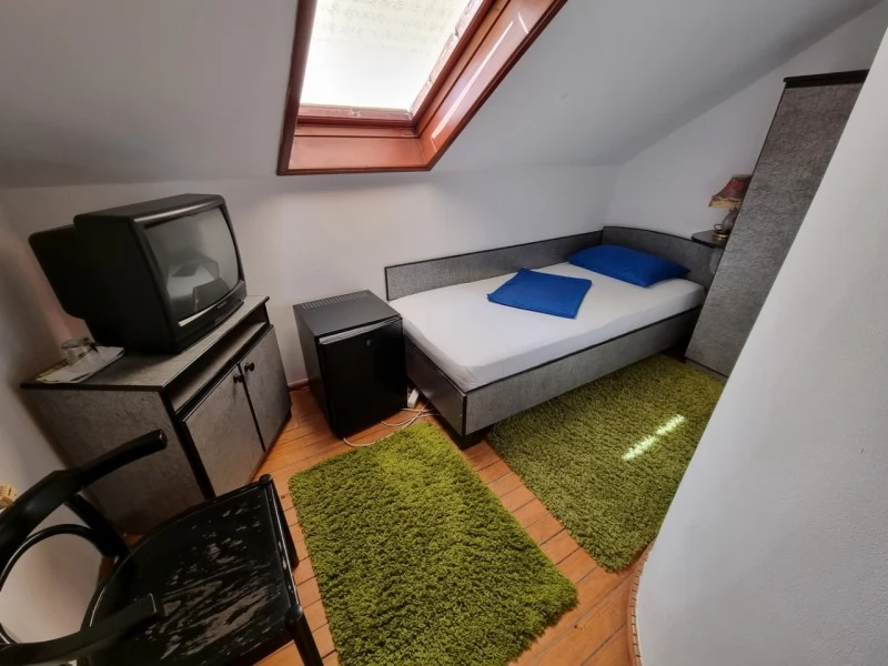 Máramarossziget Szállás | Turisztikai panzió (K1064-34) A kép szerzői jogvédelem alatt állhat. Javasolt a kapcsolatfelvétel a jog tulajdonossal.