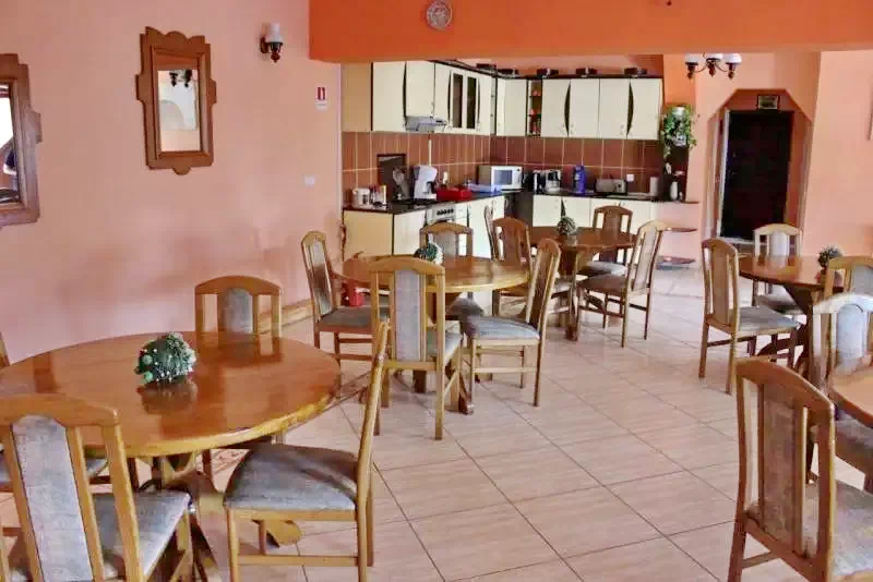 Bazna Cazare | Motel (K1172-14) Imaginea poate fi supusă drepturilor de autor. Se recomandă contactarea titularului drepturilor.