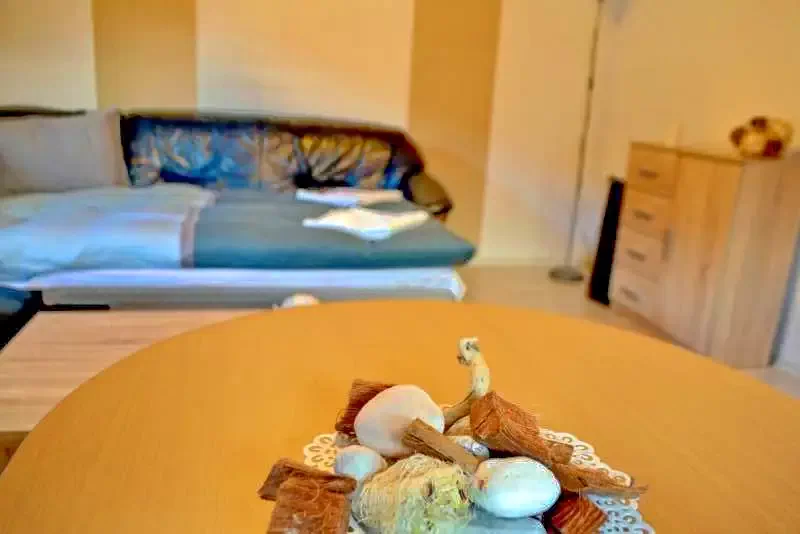 Vármező Szállás | Üdülőfalu (K0992-37) A kép szerzői jogvédelem alatt állhat. Javasolt a kapcsolatfelvétel a jog tulajdonossal.