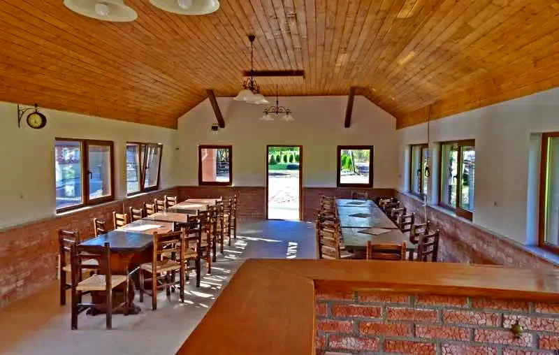 Vármező Szállás | Üdülőfalu (K0992-38) A kép szerzői jogvédelem alatt állhat. Javasolt a kapcsolatfelvétel a jog tulajdonossal.