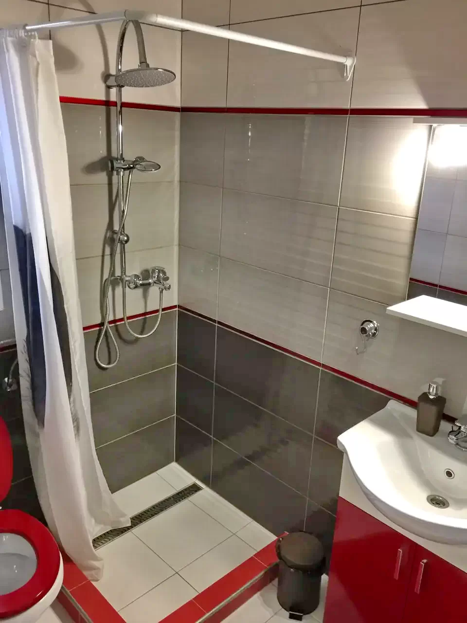 Sub Cetate Cazare | Cabană (K0629-14) Imaginea poate fi supusă drepturilor de autor. Se recomandă contactarea titularului drepturilor. Sub Cetate Cazare | Cabană (K0629-14) Imaginea poate fi supusă drepturilor de autor. Se recomandă contactarea titularului drepturilor.