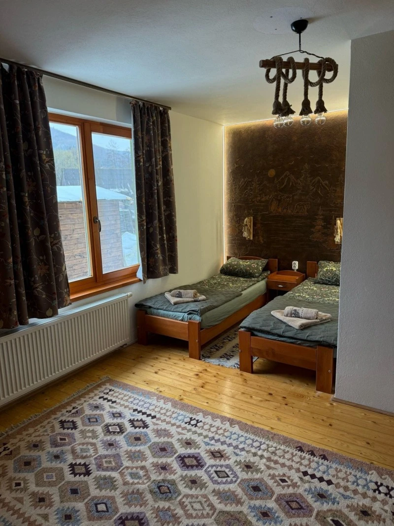 Sub Cetate Cazare | Sat de vacanță (K0629-23) Imaginea poate fi supusă drepturilor de autor. Se recomandă contactarea titularului drepturilor.