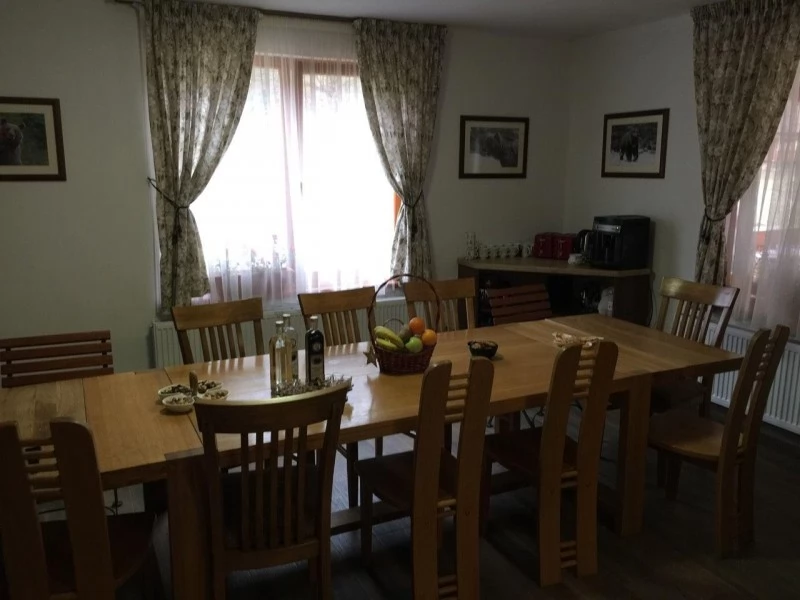 Sub Cetate Cazare | Sat de vacanță (K0629-24) Imaginea poate fi supusă drepturilor de autor. Se recomandă contactarea titularului drepturilor.