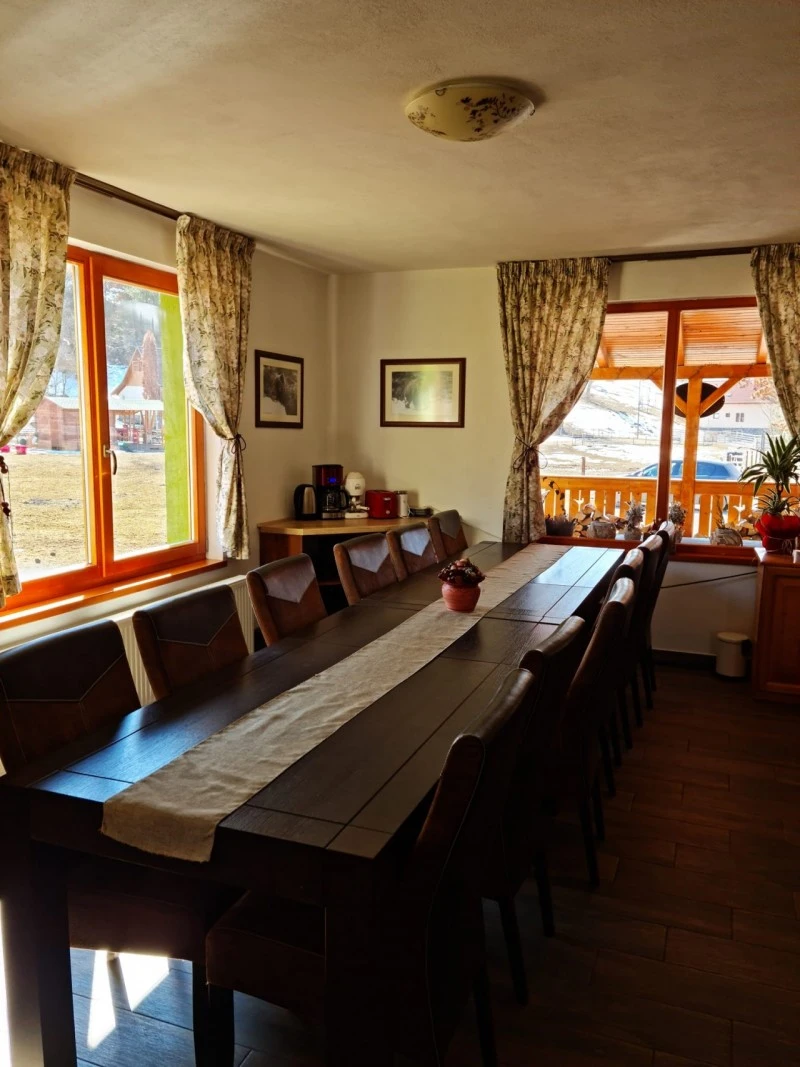 Zeteváralja Szállás | Üdülőfalu (K0629-25) A kép szerzői jogvédelem alatt állhat. Javasolt a kapcsolatfelvétel a jog tulajdonossal.