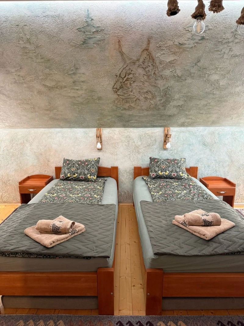 Sub Cetate Cazare | Cabană (K0629-29) Imaginea poate fi supusă drepturilor de autor. Se recomandă contactarea titularului drepturilor. Sub Cetate Cazare | Cabană (K0629-29) Imaginea poate fi supusă drepturilor de autor. Se recomandă contactarea titularului drepturilor.