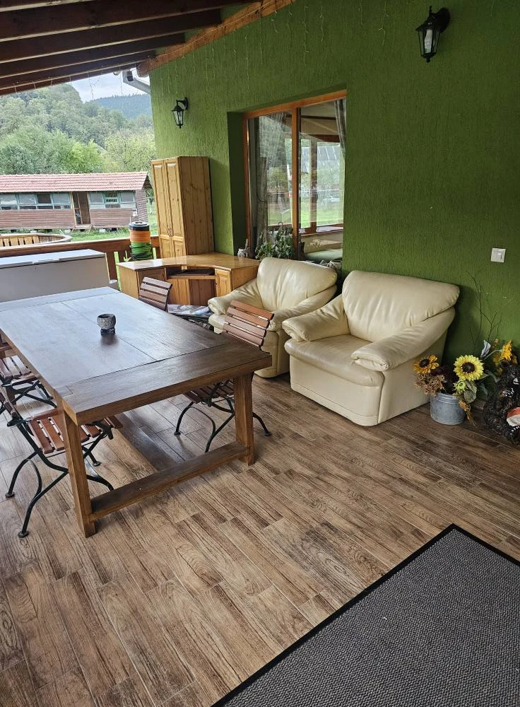 Sub Cetate Cazare | Sat de vacanță (K0629-35) Imaginea poate fi supusă drepturilor de autor. Se recomandă contactarea titularului drepturilor.