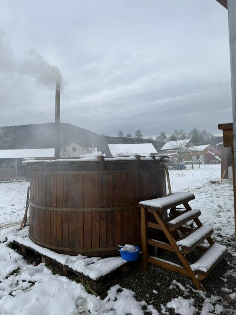 Zeteváralja Szállás | Kulcsosház (K0629-45) A kép szerzői jogvédelem alatt állhat. Javasolt a kapcsolatfelvétel a jog tulajdonossal. Zeteváralja Szállás | Kulcsosház (K0629-45) A kép szerzői jogvédelem alatt állhat. Javasolt a kapcsolatfelvétel a jog tulajdonossal.