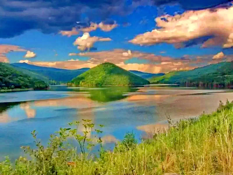 Sub Cetate Cazare | Sat de vacanță (K0629-52) Imaginea poate fi supusă drepturilor de autor. Se recomandă contactarea titularului drepturilor.