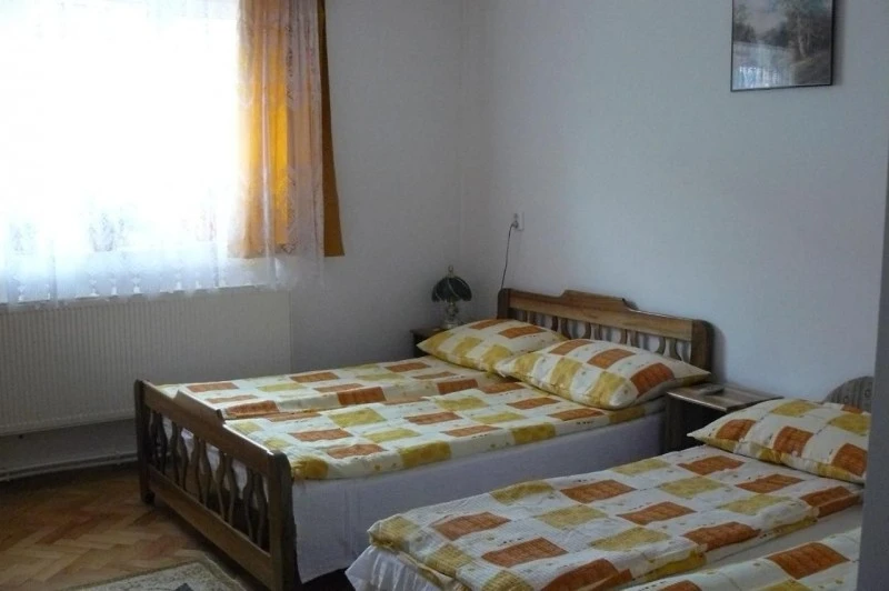 Praid Cazare | Pensiune (K0975-15) Imaginea poate fi supusă drepturilor de autor. Se recomandă contactarea titularului drepturilor.