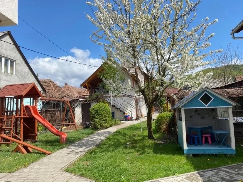 Praid Cazare | Pensiune (K0975-23) Imaginea poate fi supusă drepturilor de autor. Se recomandă contactarea titularului drepturilor.