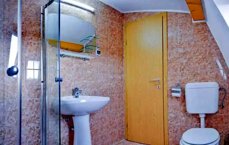 Săcele Cazare | Pensiune (K0088-28) Imaginea poate fi supusă drepturilor de autor. Se recomandă contactarea titularului drepturilor. Săcele Cazare | Pensiune (K0088-28) Imaginea poate fi supusă drepturilor de autor. Se recomandă contactarea titularului drepturilor.