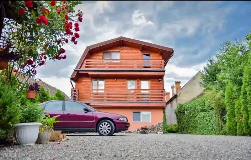 Săcele Cazare | Motel (K0088-39) Imaginea poate fi supusă drepturilor de autor. Se recomandă contactarea titularului drepturilor.