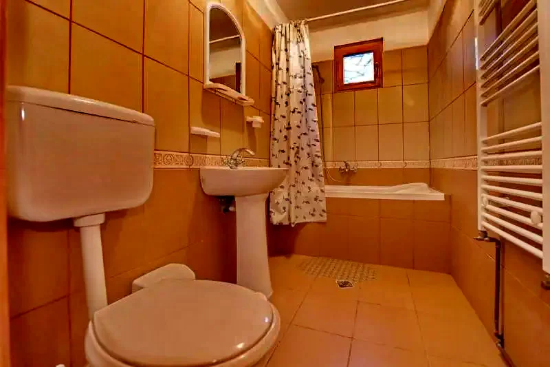 Kovászna Szállás | Motel (K1365-13) A kép szerzői jogvédelem alatt állhat. Javasolt a kapcsolatfelvétel a jog tulajdonossal.