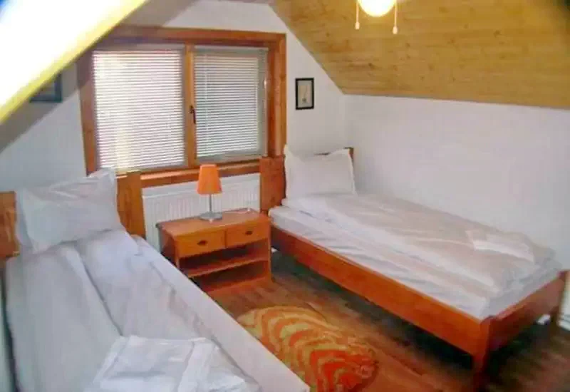 Kovászna Szállás | Motel (K1365-20) A kép szerzői jogvédelem alatt állhat. Javasolt a kapcsolatfelvétel a jog tulajdonossal.